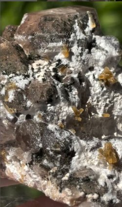 画像4: ヒマラヤンスモーキークォーツクラスター カルサイト パイライト共生 カイラス山 チベット産 ( Himalayan Smoky Quartz Cluster, Calsite Pyrite, Mount Kailash, Western Tibetan Plateau, Tibet )