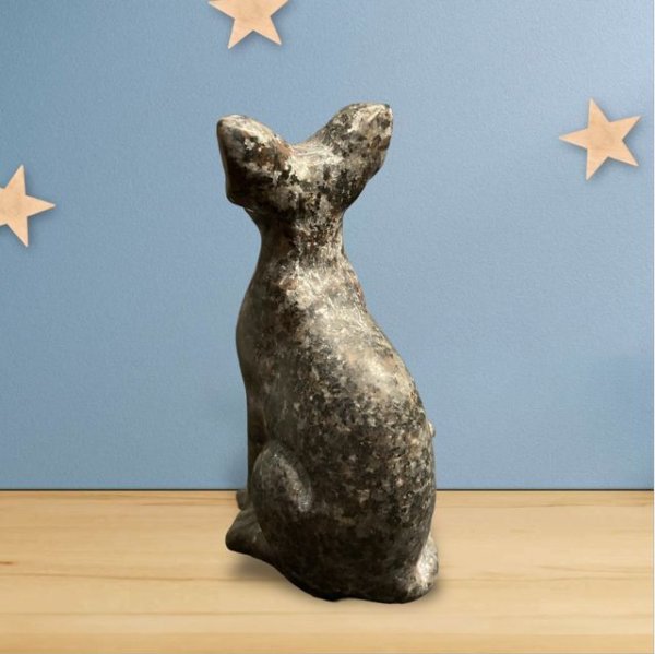 画像4: 天然石 おすまし猫ちゃん 置物(自立型) ソーダライトNo.1 (4)