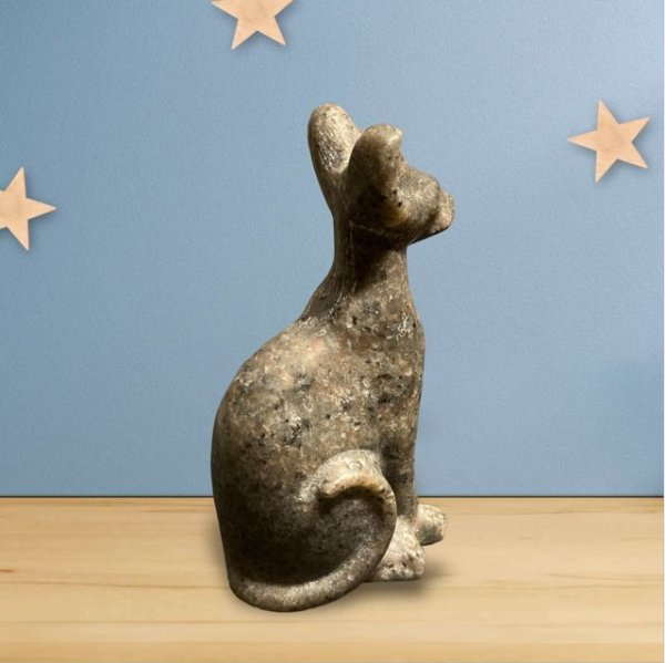 画像4: 天然石 おすまし猫ちゃん 置物(自立型) ソーダライトNo.2 (4)