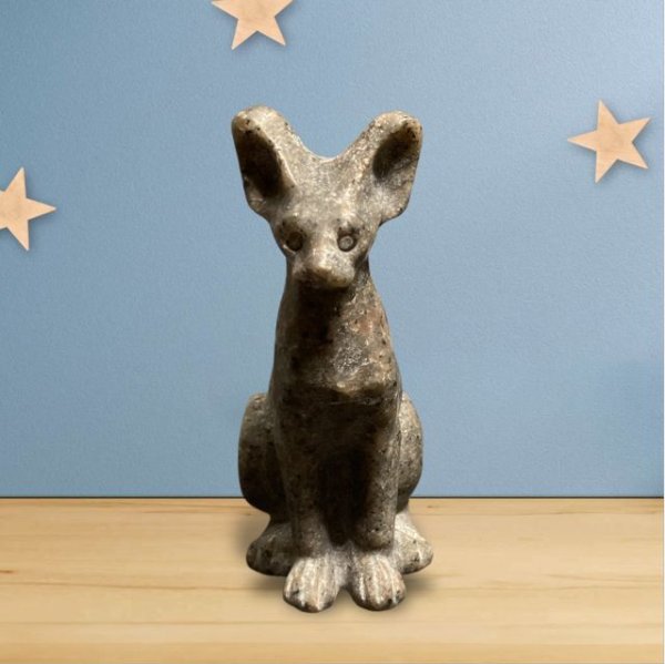 画像2: 天然石 おすまし猫ちゃん 置物(自立型) ソーダライトNo.2 (2)