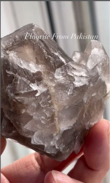 画像2: グレーフローライト　スカルドゥ ギルギット、パルジスタン パキスタン産（Fluorite Skardu, Gilgit-Baltistan, Pakistan） (2)